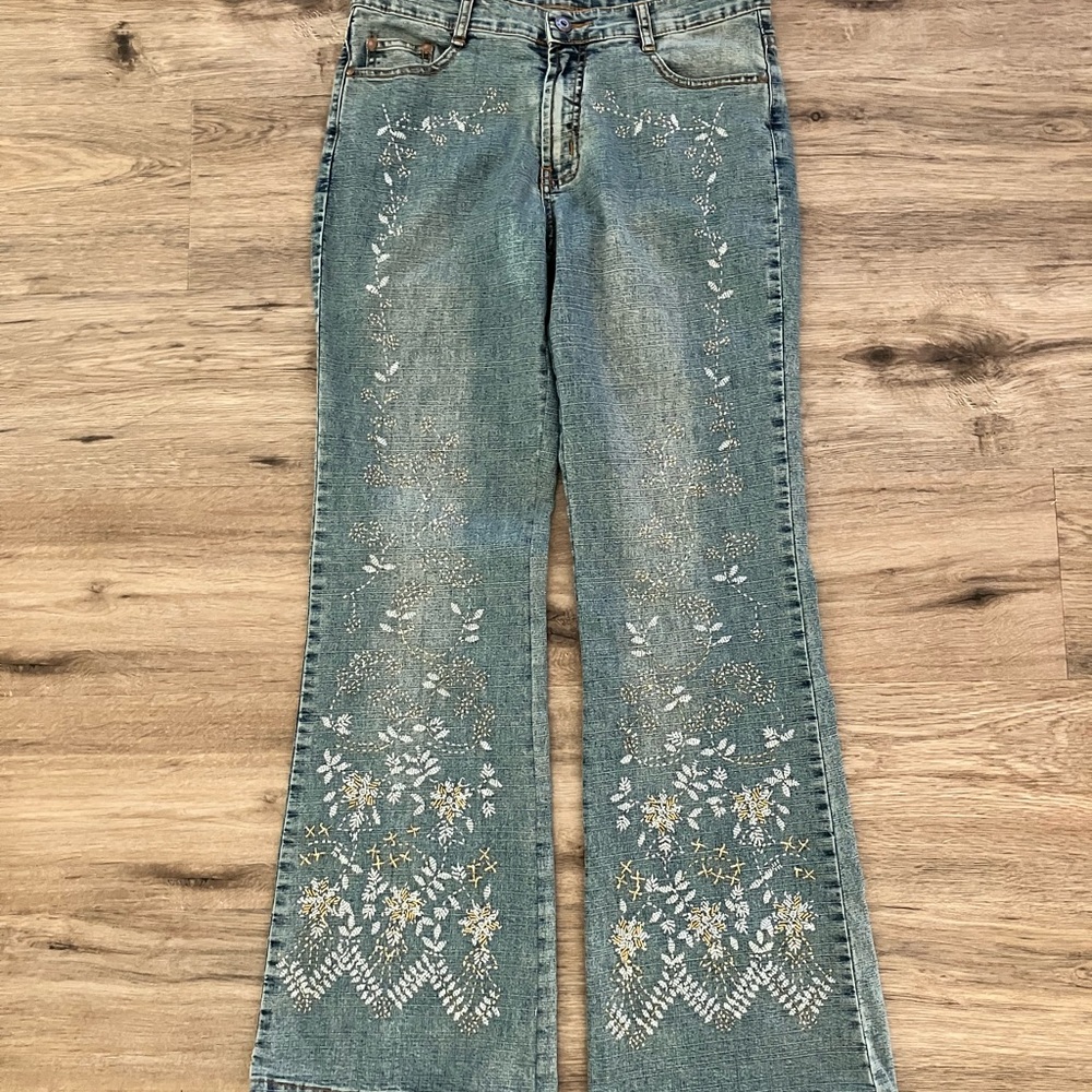MANGO Beaded Embellished Women's Flare Jeans. Size 8.